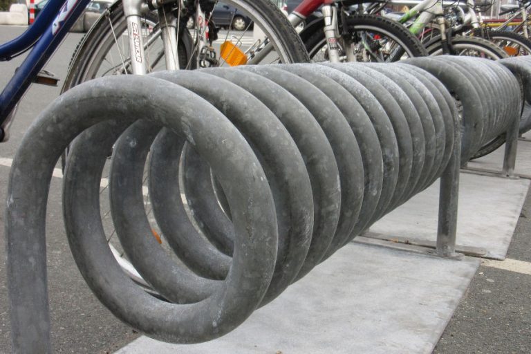 Does Zinc Rust or Corrode? AZ Rust